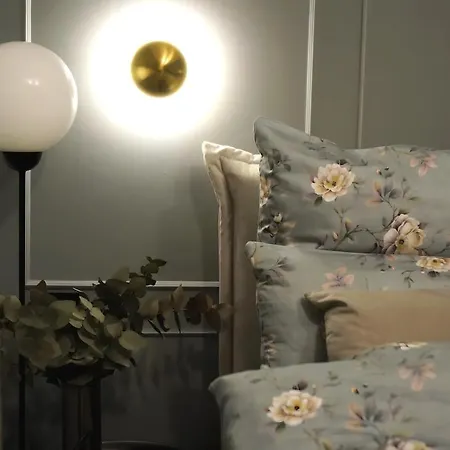 Cosy Modern Flat - Balcony & Cinema