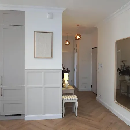 Cosy Modern Flat - Balcony & Cinema * 华沙