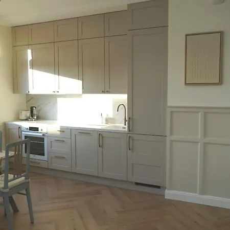 Cosy Modern Flat - Balcony & Cinema Varşova