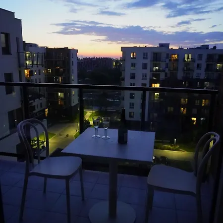Cosy Modern Flat - Balcony & Cinema
