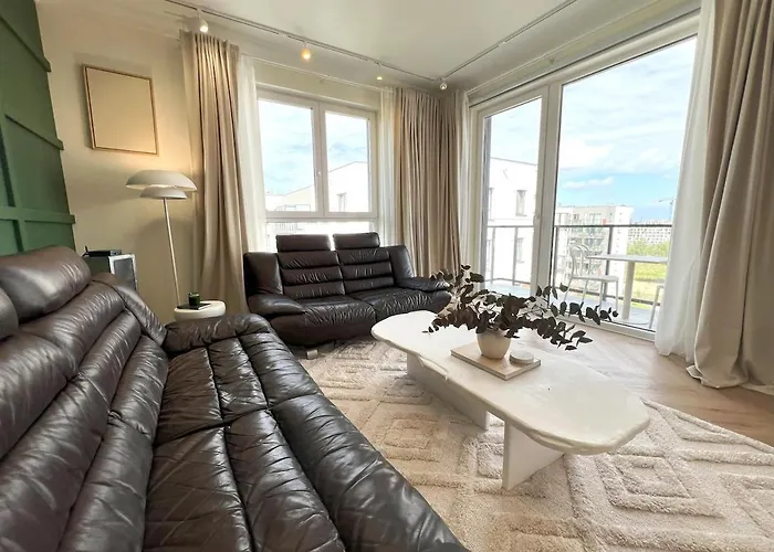 Cosy Modern Flat - Balcony & Cinema