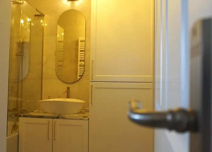 公寓 Cosy Modern Flat - Balcony & Cinema