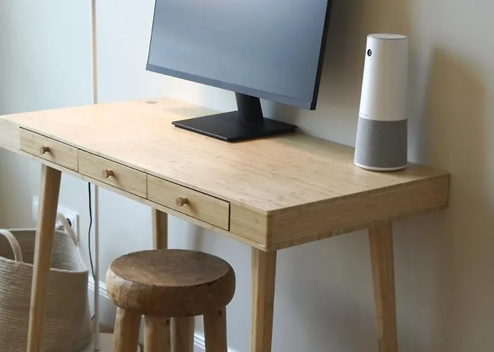 Cosy Modern Flat - Balcony & Cinema