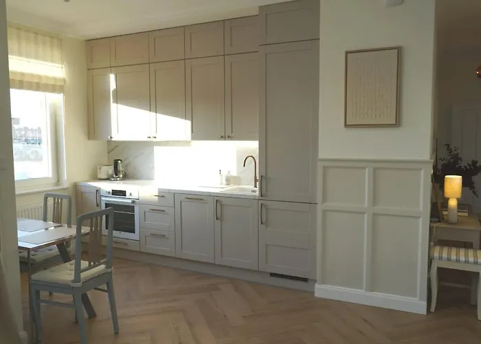 Cosy Modern Flat - Balcony & Cinema Varşova