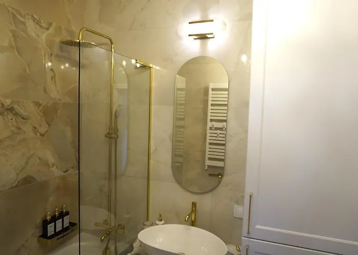 公寓 Cosy Modern Flat - Balcony & Cinema *