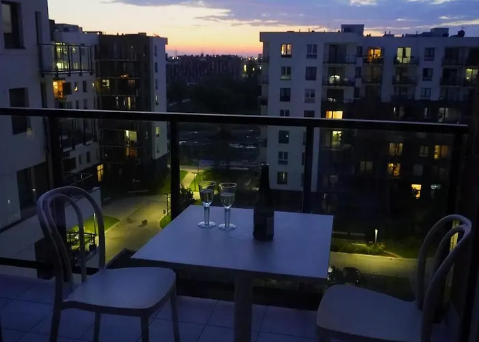 Cosy Modern Flat - Balcony & Cinema